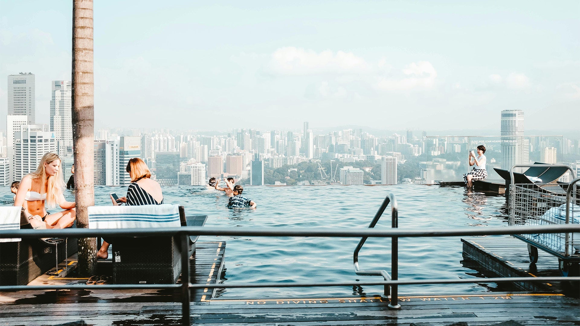 Top 5 Rooftop DJ Sets om het Zomerse Gevoel Thuis te Brengen - The New Sound