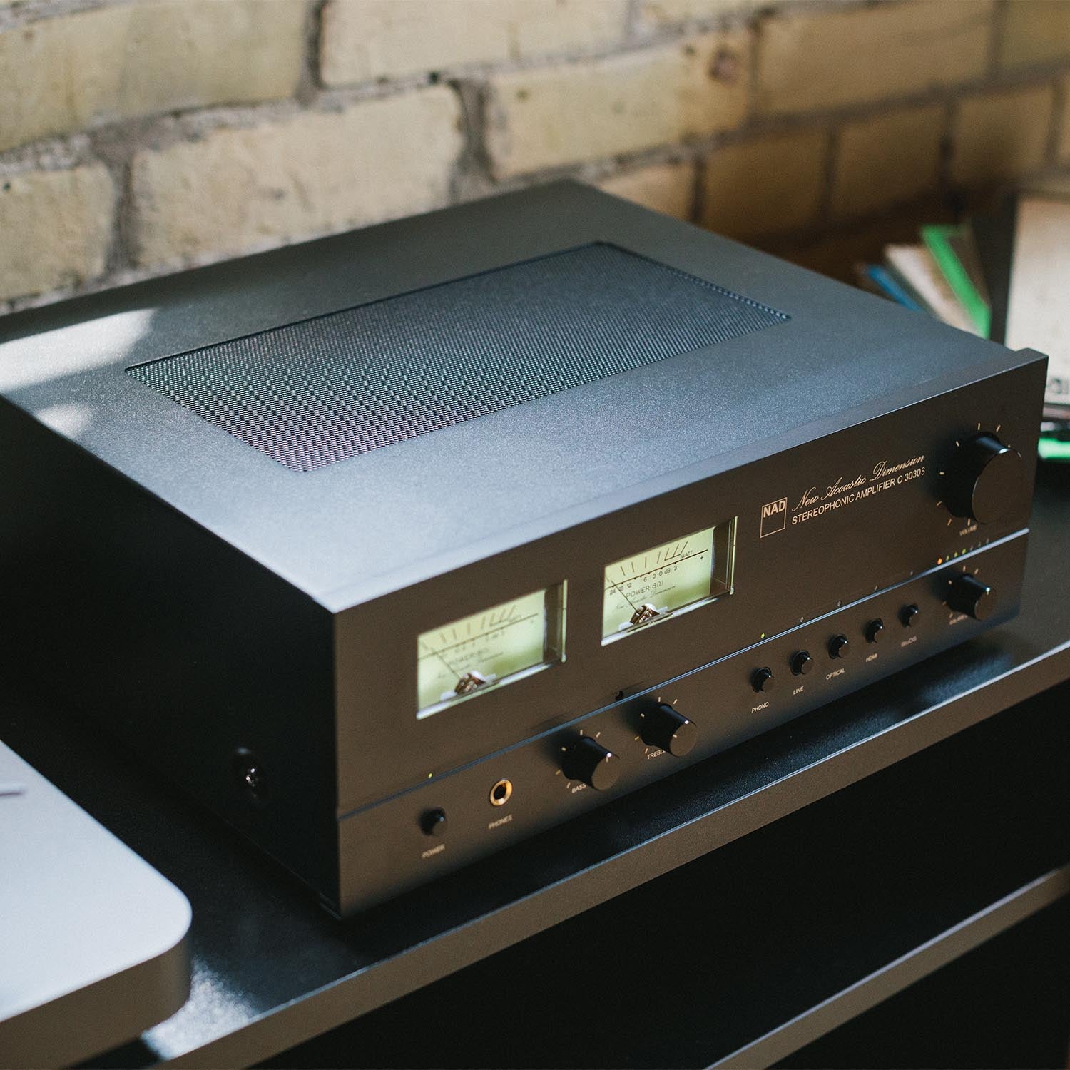 C3030S - NAD - The New Sound