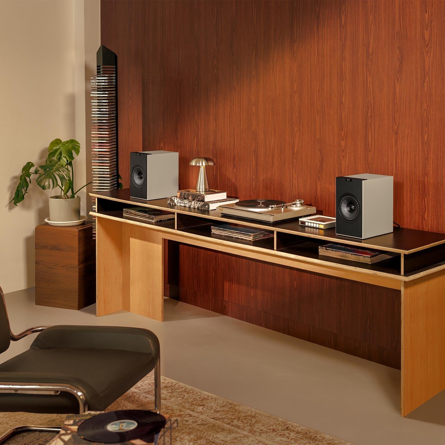 Coda W - KEF - The New Sound