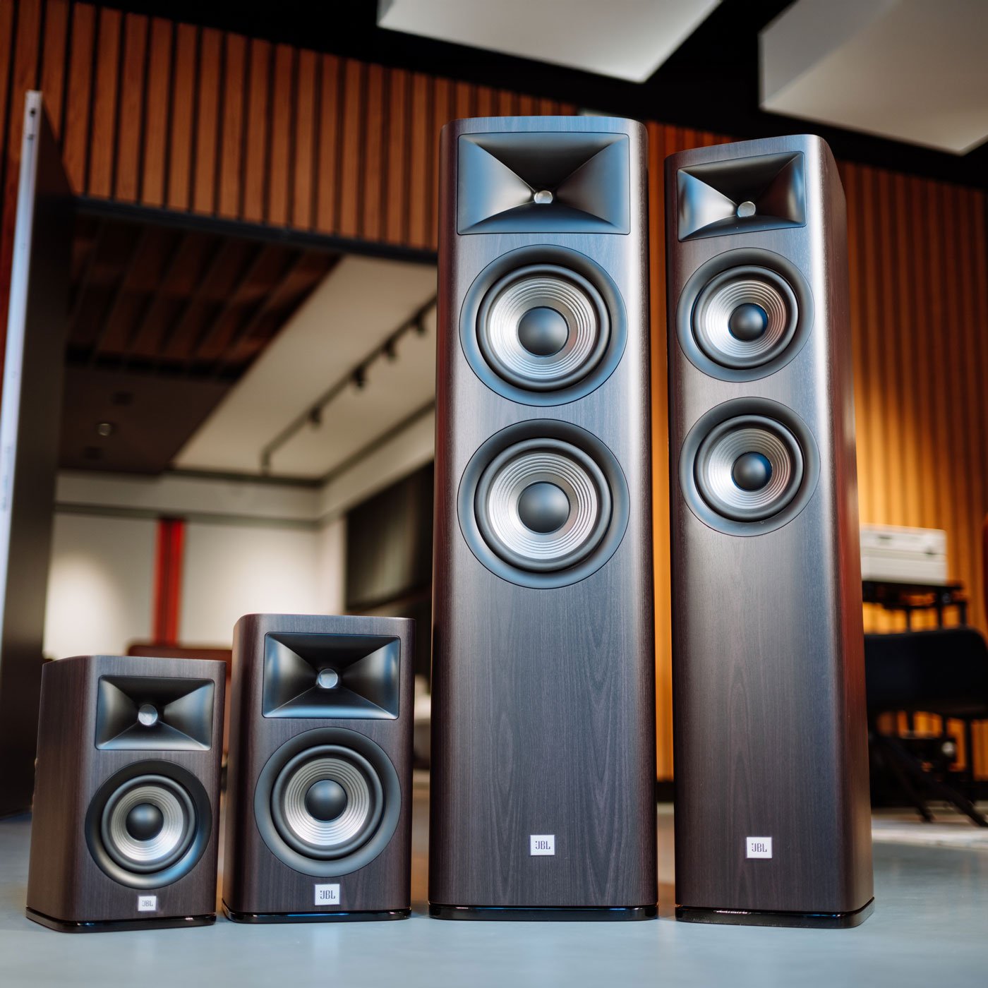 Studio 680 - JBL - The New Sound