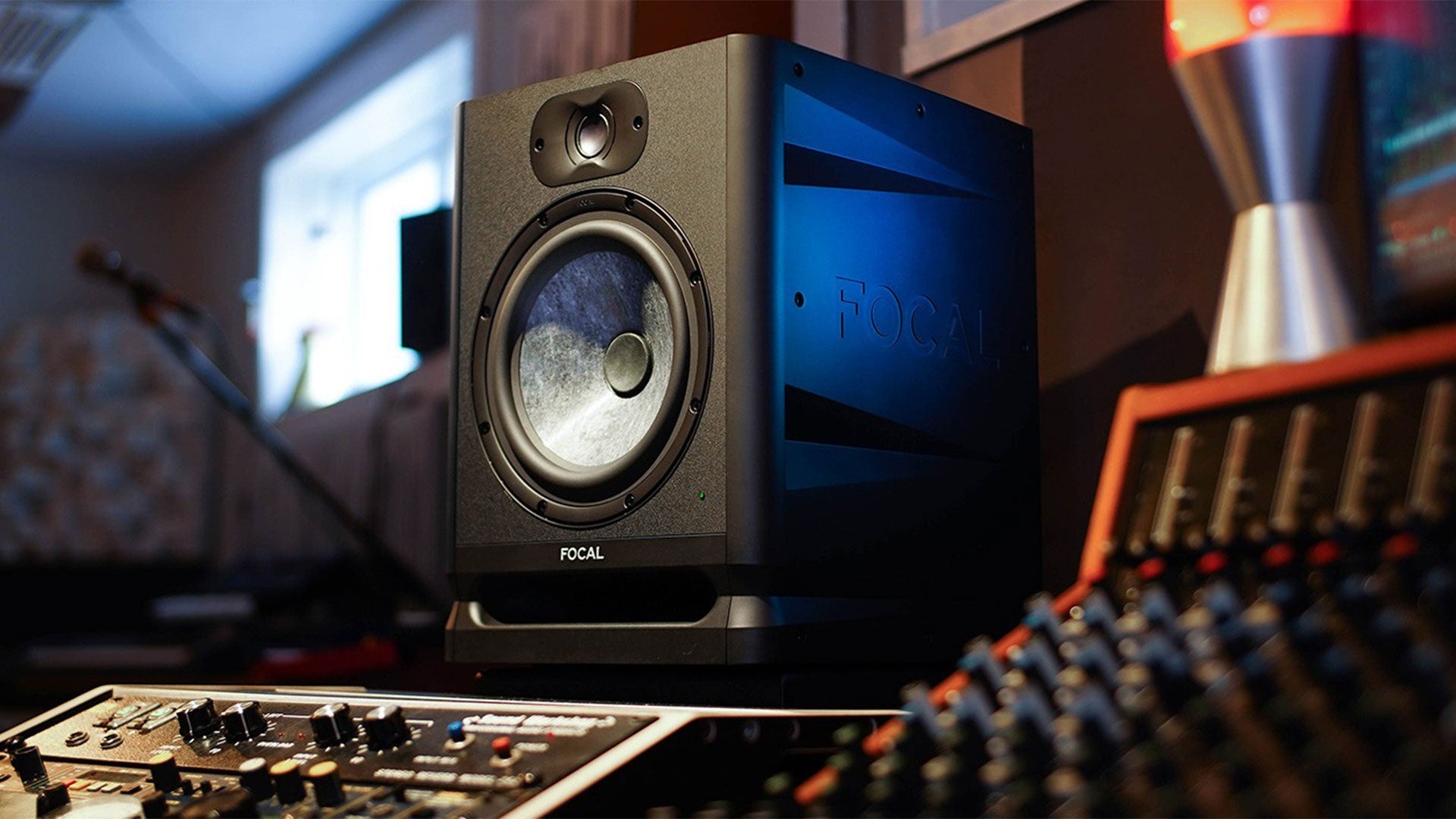 Studio Monitor - The New Sound