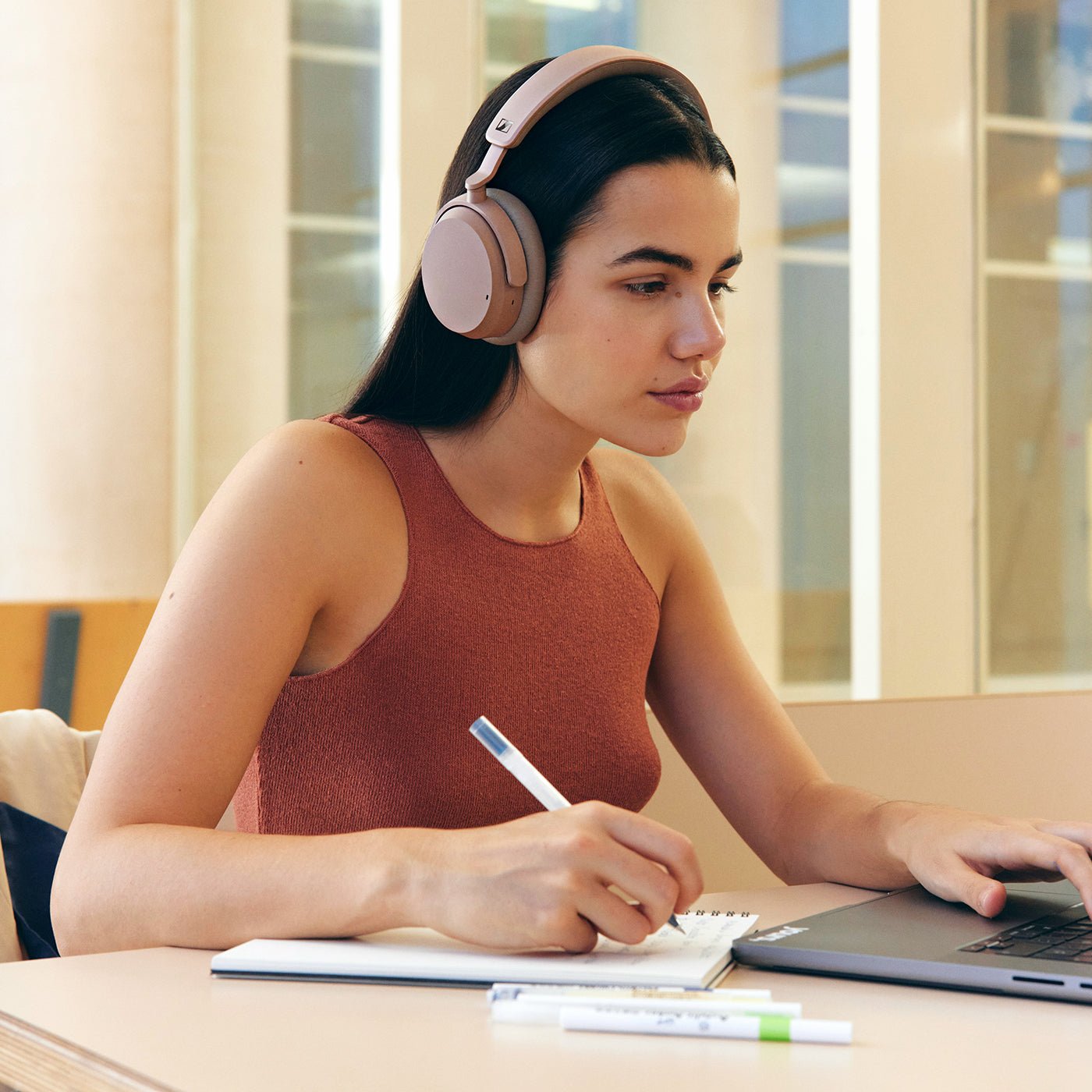 Accentum Wireless - Sennheiser - The New Sound