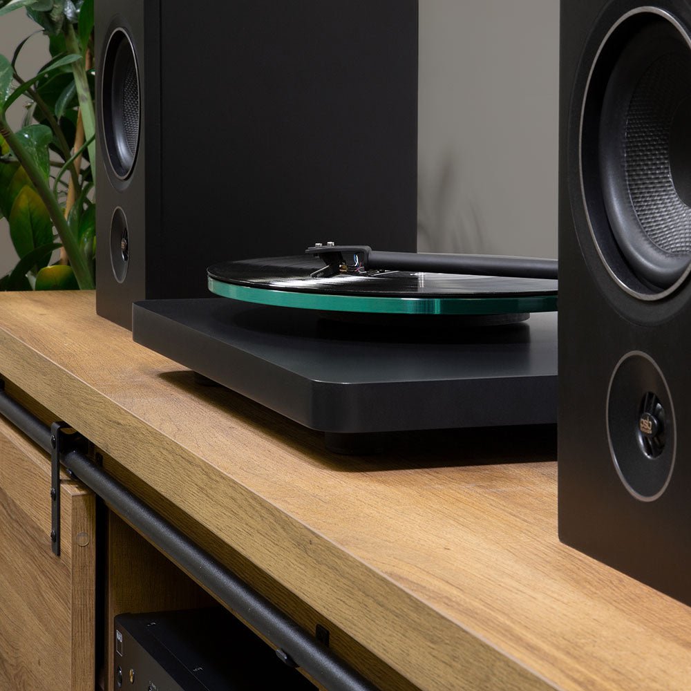 C558 - NAD - The New Sound