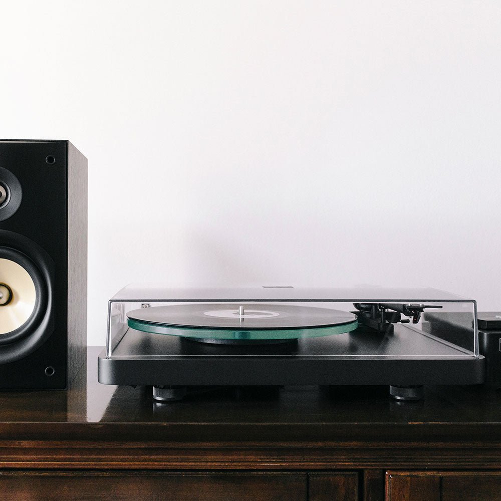 C558 - NAD - The New Sound