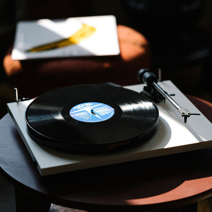 E1 Phono - Pro - ject - The New Sound