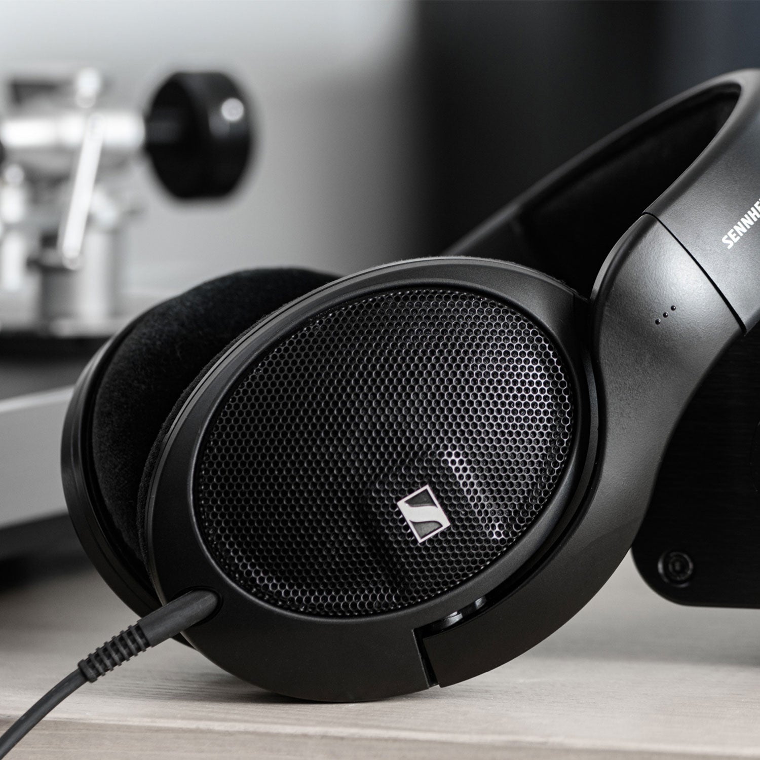 HD 560S - Sennheiser - The New Sound