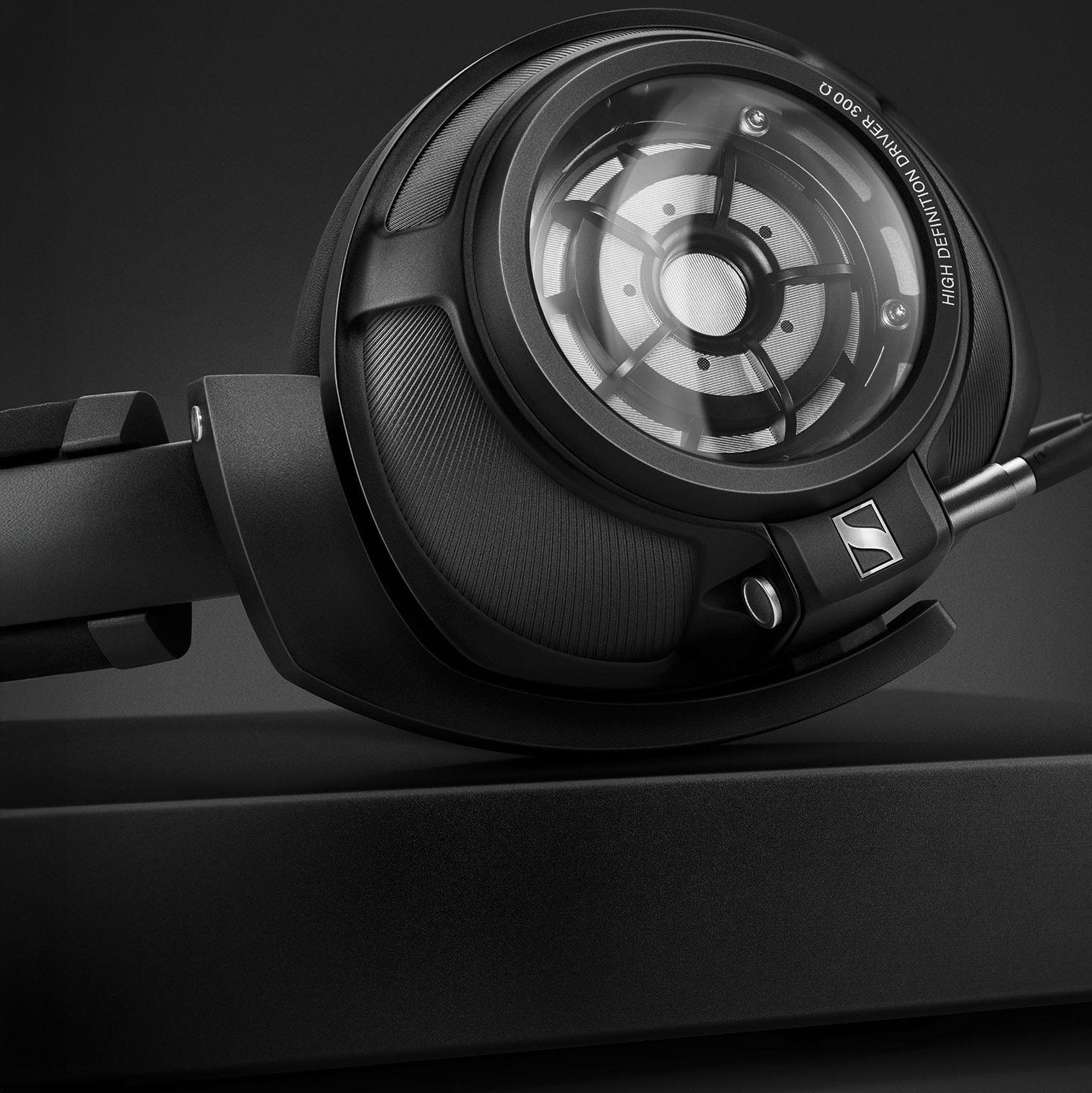 HD 820 - Sennheiser - The New Sound