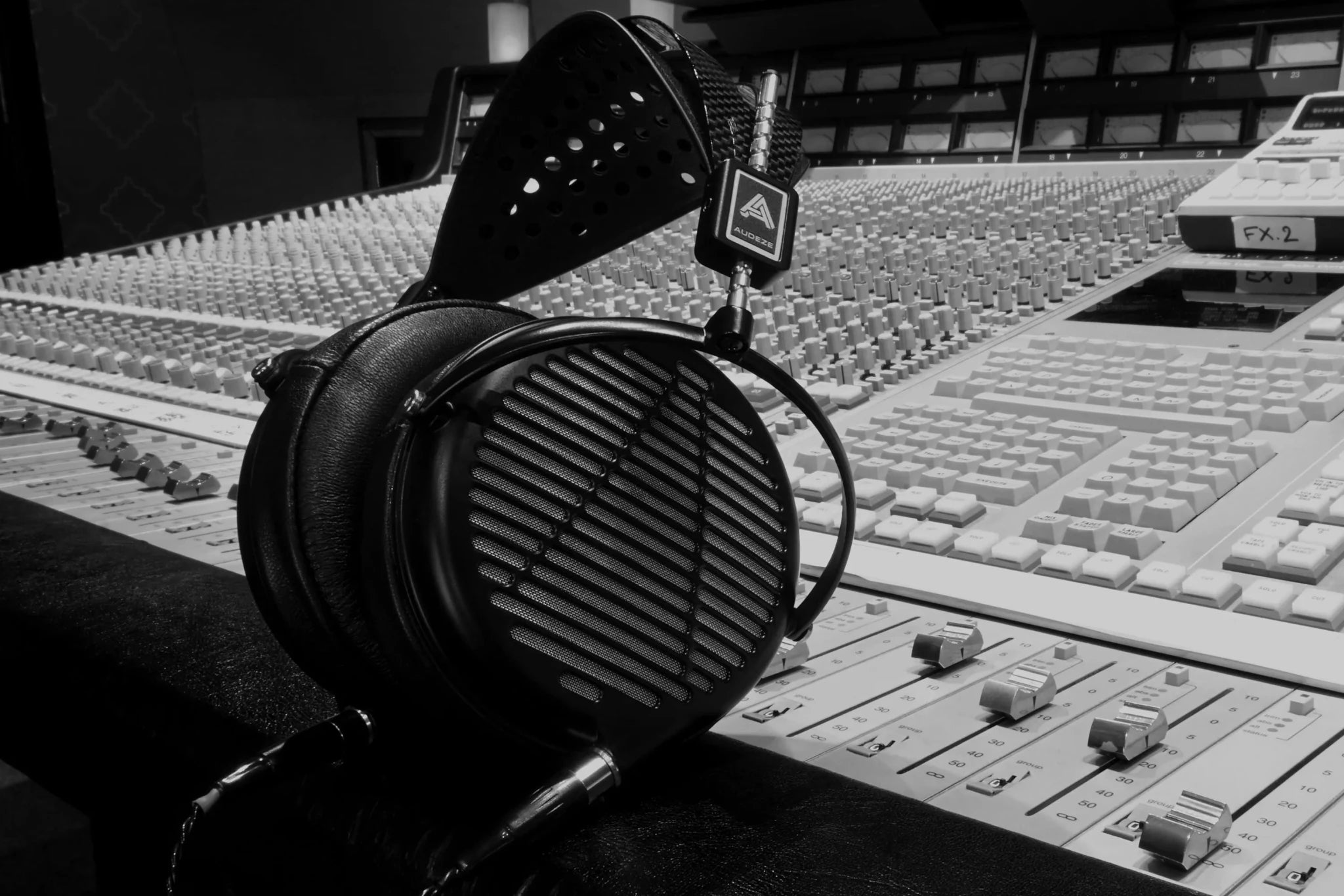 LCD - MX4 - Audeze - The New Sound