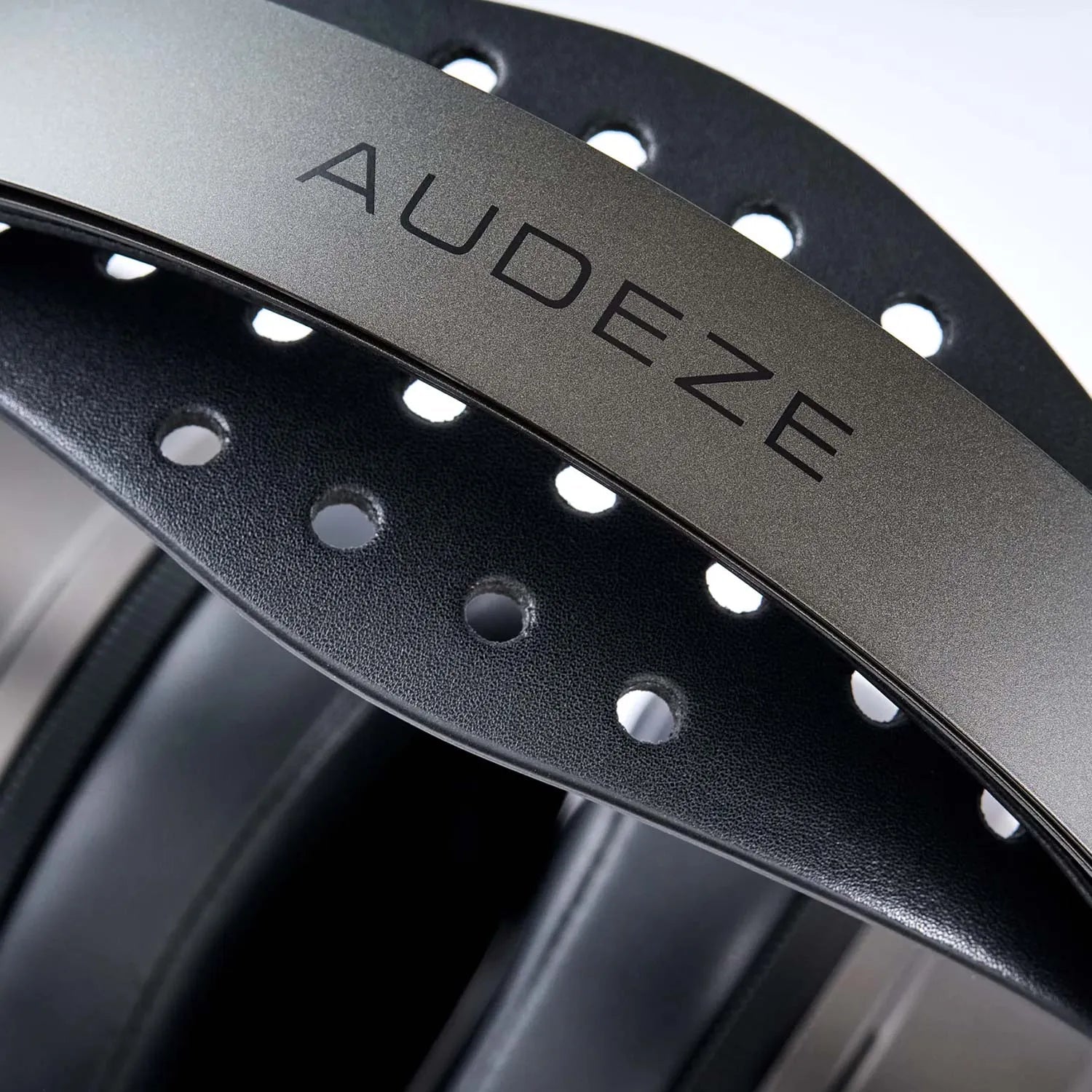 Maxwell 2 - Audeze - The New Sound