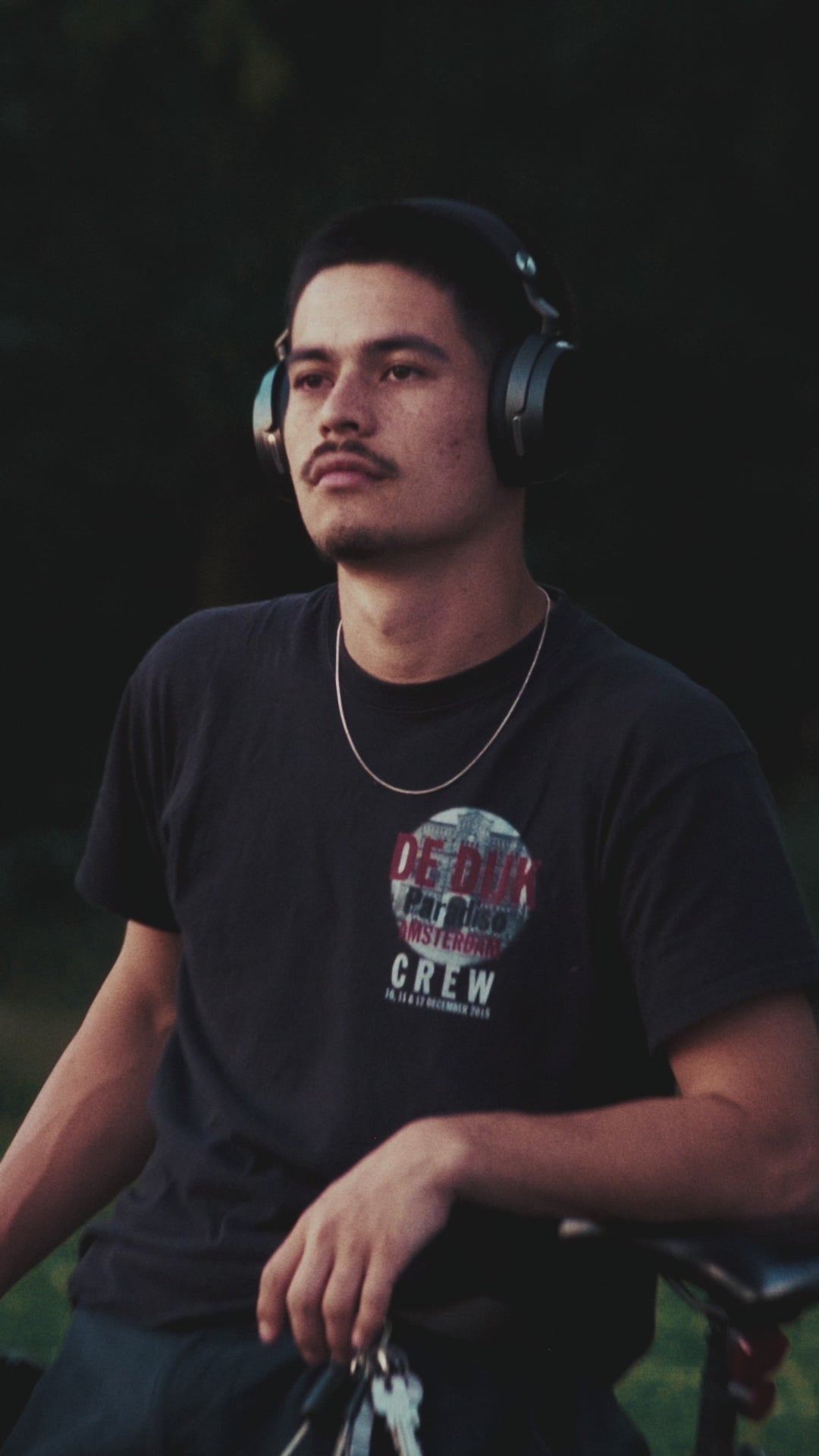 Laad video: Momentum 5 Wireless