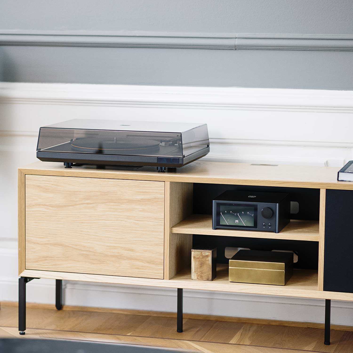 StudioDeck - MoFi Electronics - The New Sound