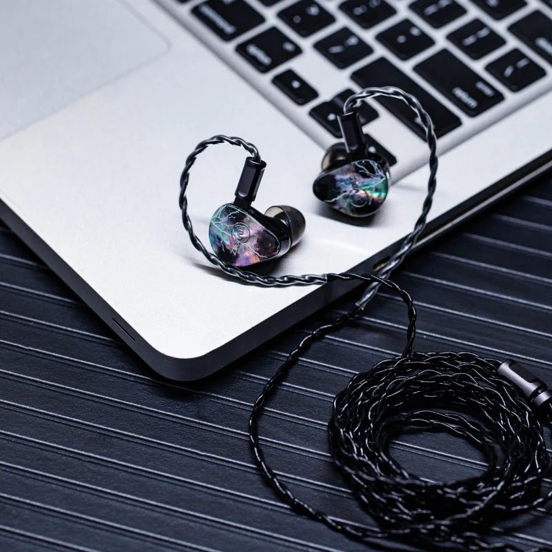 Z Reviews Thunder - ZiiGaat - The New Sound
